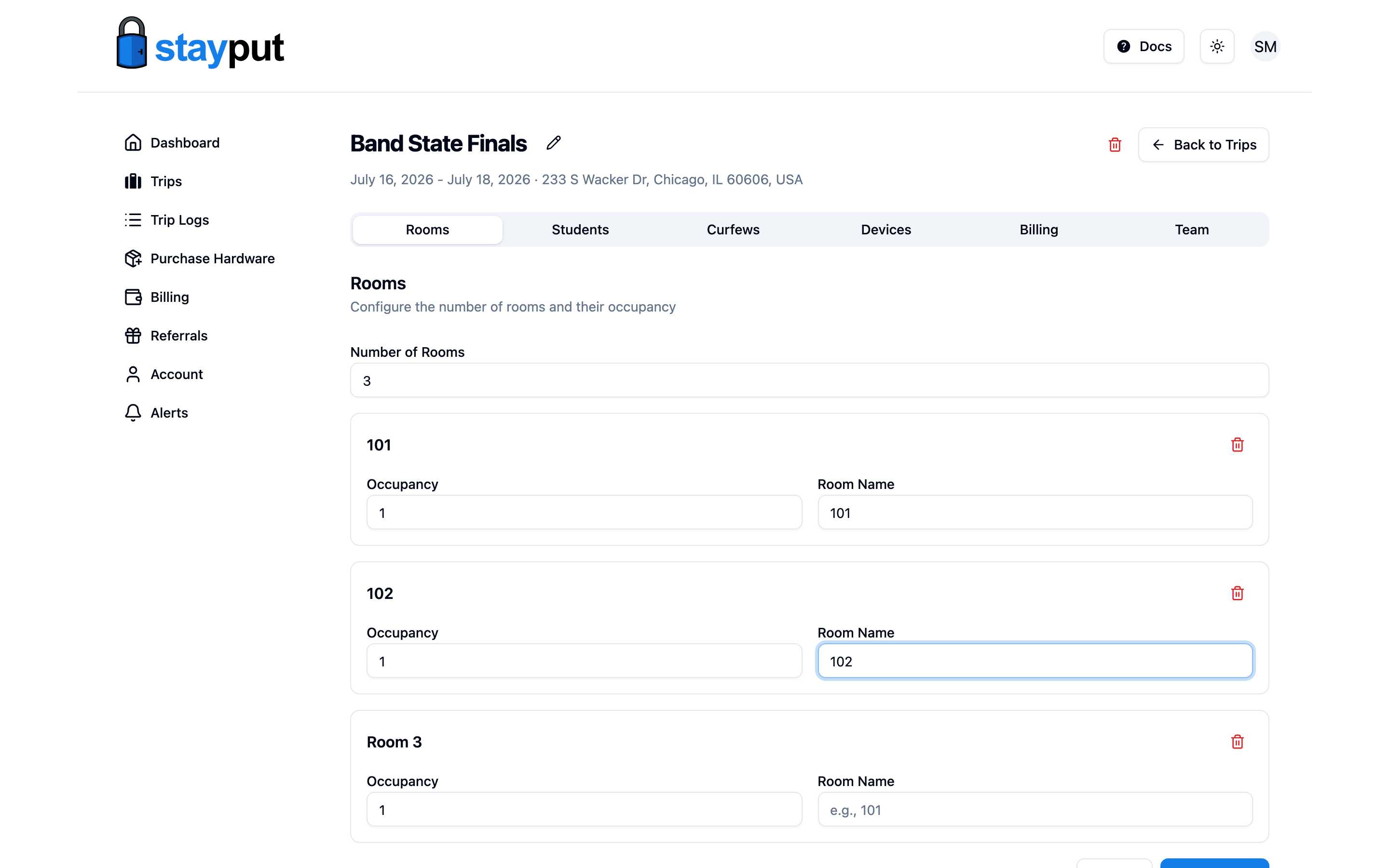 The Rooms tab in edit mode with room count, occupancy, and room name fields (desktop)